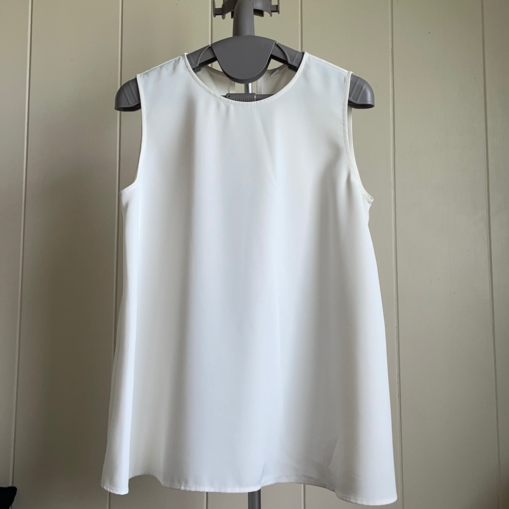 Uniqlo sleeveless top